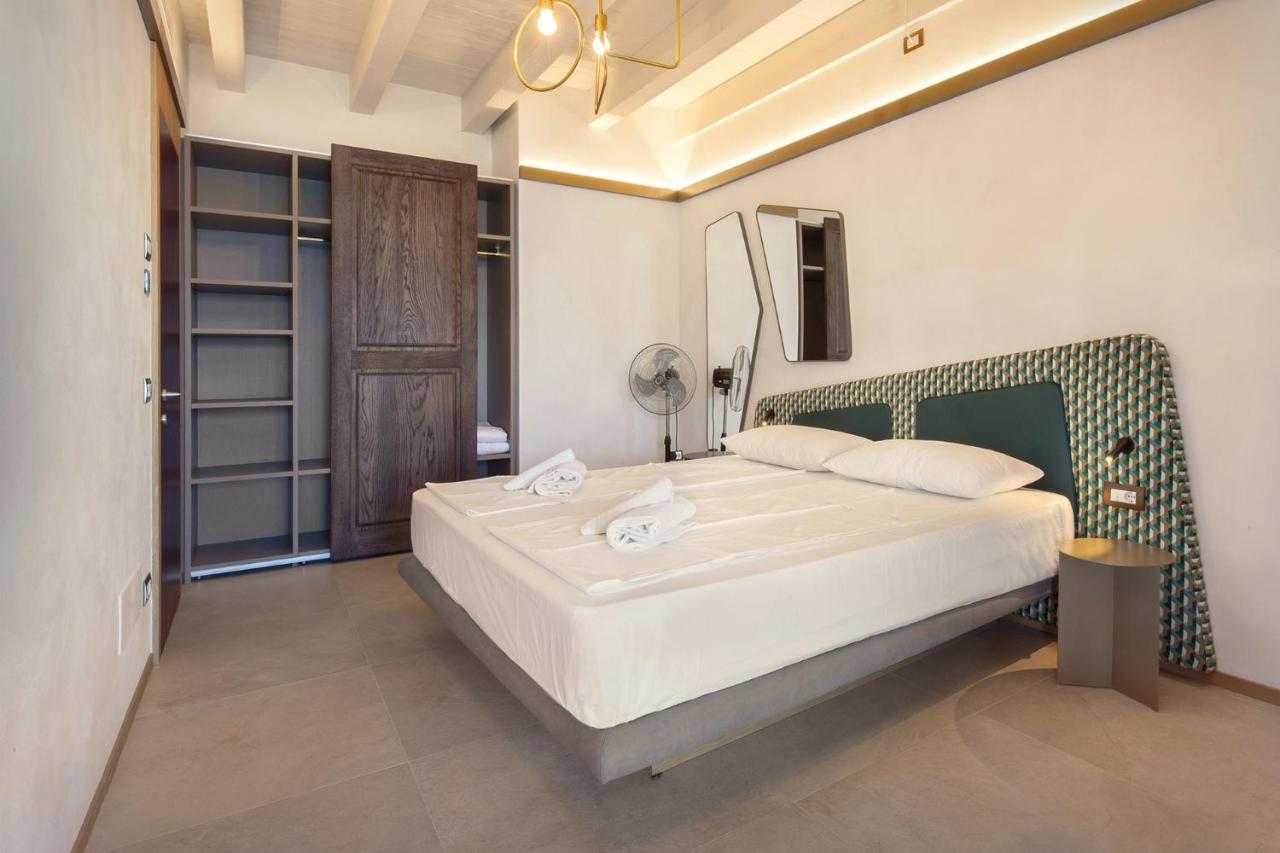 Villa Divina - Apt Icona Con Piscina E Vista Lago 布伦佐内堡 外观 照片