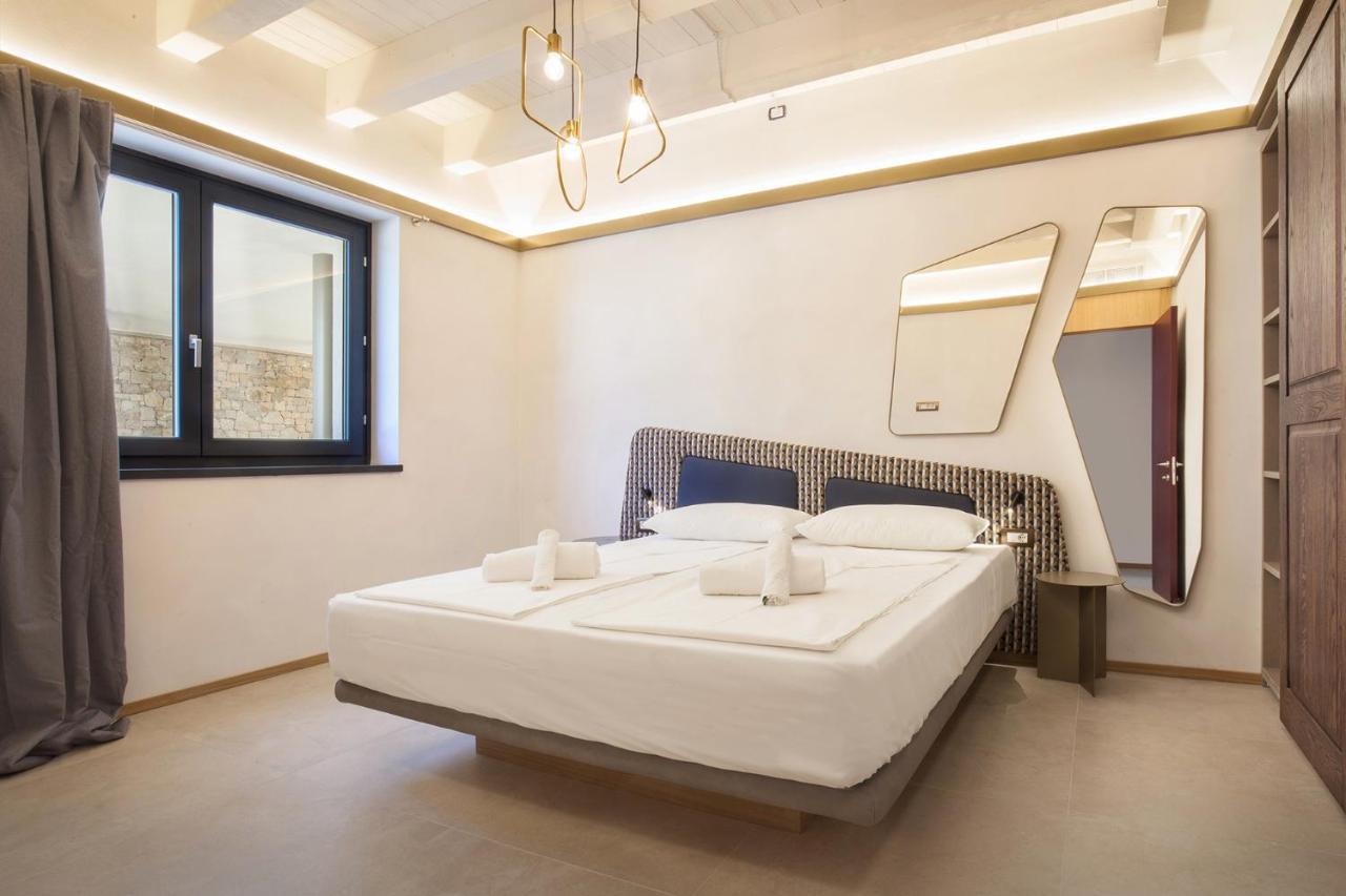 Villa Divina - Apt Icona Con Piscina E Vista Lago 布伦佐内堡 外观 照片